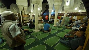   ما حكم إلقاء السلام عند دخول المسجد؟