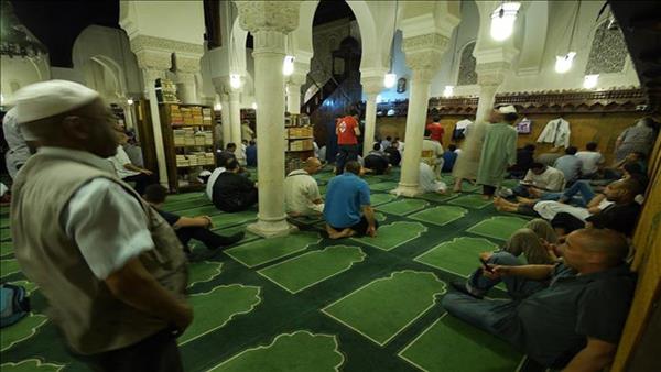 ما حكم إلقاء السلام عند دخول المسجد؟
