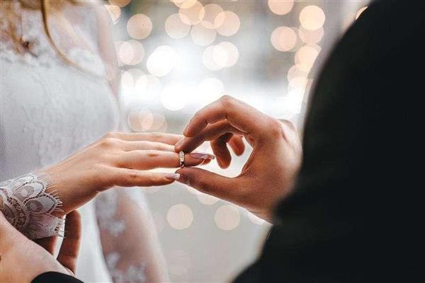 الإفتاء تحدد حكم خطبة المرأة في عدتها وهي حامل