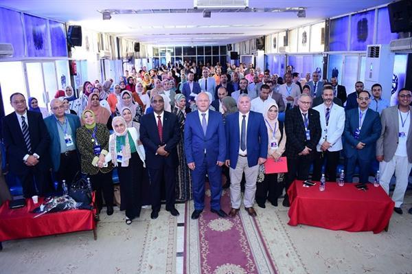 النعماني يفتتح فعاليات المؤتمر العلمي الثالث بمستشفي سوهاج الجامعي