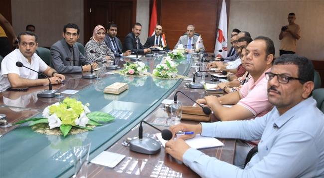 محافظ سوهاج يلتقي وفد من أعضاء المبادرة الوطنية لتطوير الصناعة المصرية " ابدأ " 