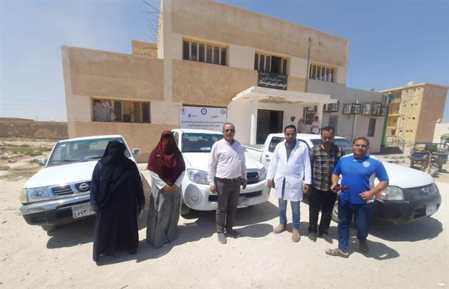 محافظ مطروح يُسير قافلة بيطرية لقرية جلالة وعلاج 900 رأس ماشية