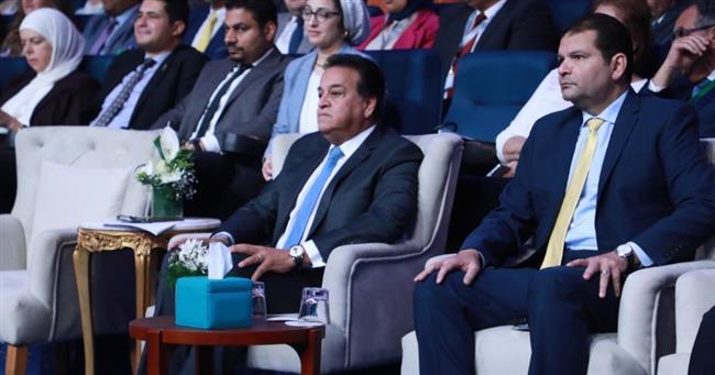 وزيرا الصحة والمالية يشاركان في جلسة نقاشية حول التغطية الصحية الشاملة