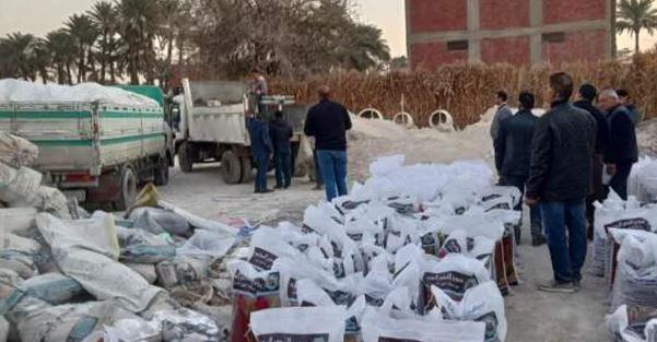 ضبط مصنعين ومخزن لإنتاج وتغليف الأسمدة والمخصبات الزراعية المغشوشة في حملة بالقاهرة والجيزة