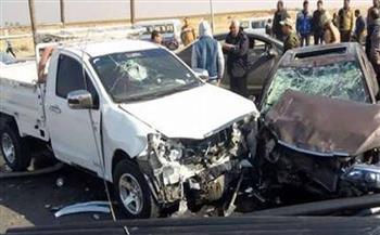 إصابة 5 أشخاص فى حادث تصادم سيارة نقل بملاكى على طريق غارب- الغردقة