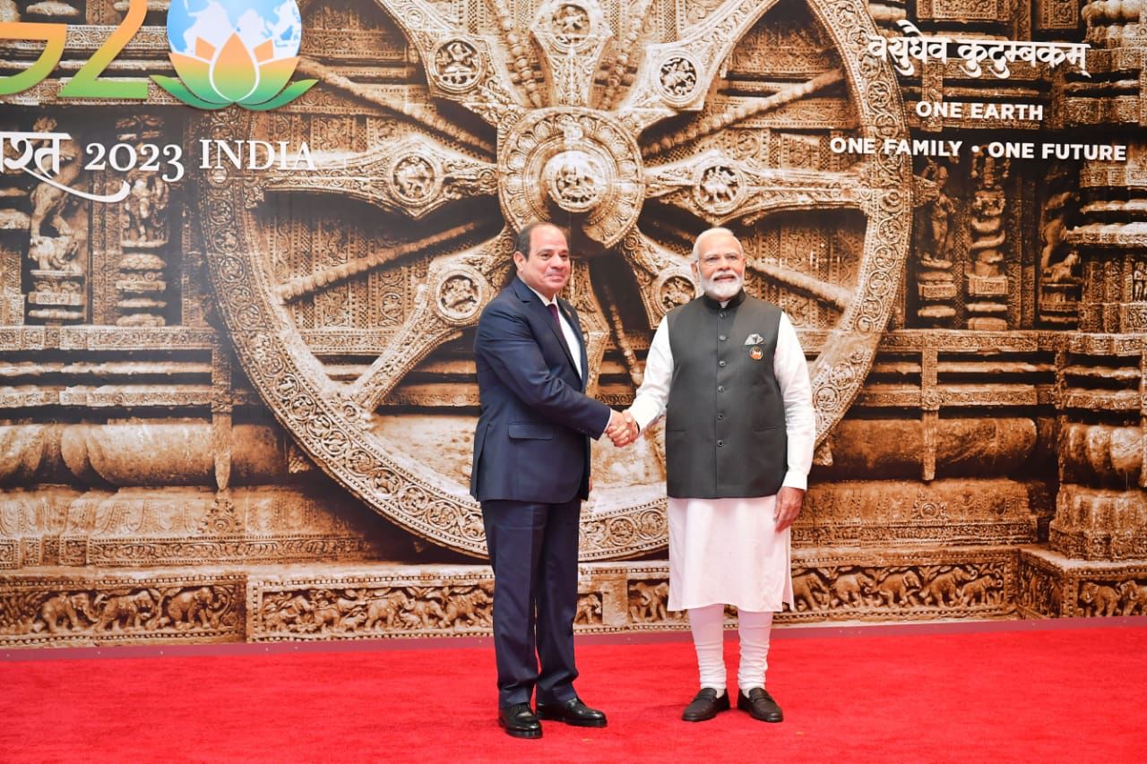 رئيس وزراء الهند يستقبل الرئيس السيسي بمقر انعقاد "قمة العشرين"