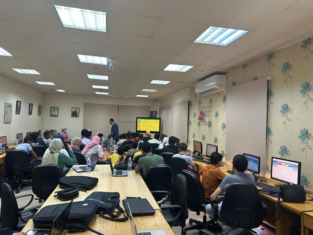استمرار البرنامج التدريبي للبرمجة والتحول الرقمي بالوحدة المحلية لمركز ومدينة دمنهور