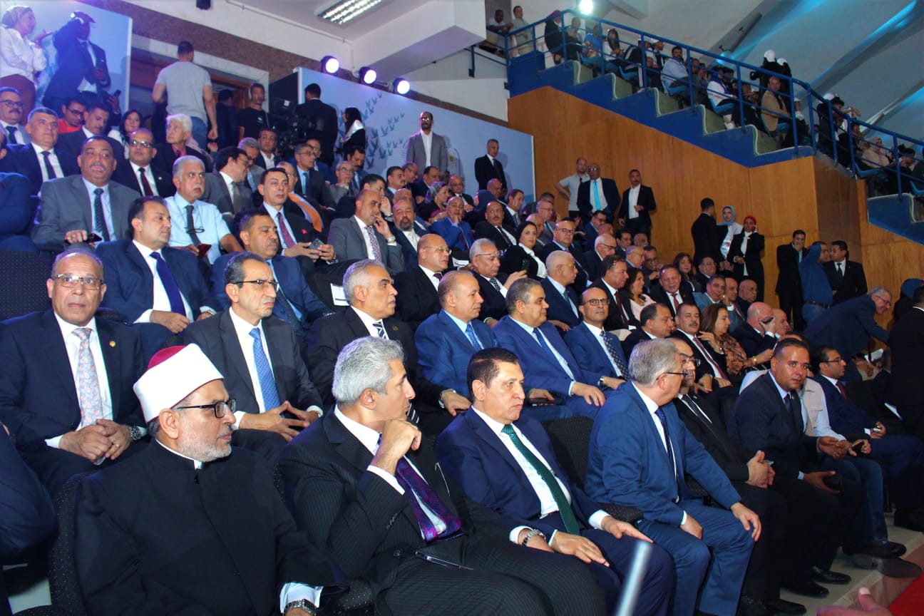 رئيس جامعة المنصورة يشارك بافتتاح "أسبوع شباب الجامعات" الـ13 بجامعة حلوان