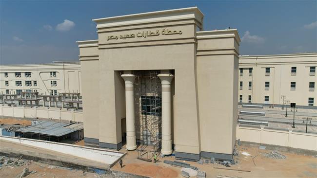 صور .. التجهيزات النهائية لمحطة قطارات صعيد مصر استعدادا لافتتاحها 