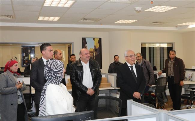 وزير التربية والتعليم يستهل العام الجديد بتفقد مبنى الوزارة لمتابعة سير العمل