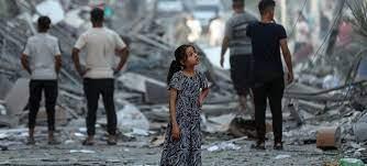 دول العالم تحتفل برأس السنة.. وسكان غزة تقابل عام 2024 بالبحث عن الجثث والمأوى والمأكل