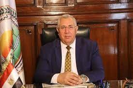 وزير الزراعة يوجه بالمرونة في صرف التقاوي والأسمدة للمزارعين