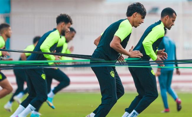 تدريبات بدنية للاعبي الزمالك على هامش مران الفريق