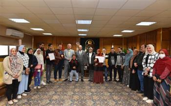   "المنشاوي" يحتفي بطلاب جامعة أسيوط الفائزين في مسابقة "المواهب الذهبية"