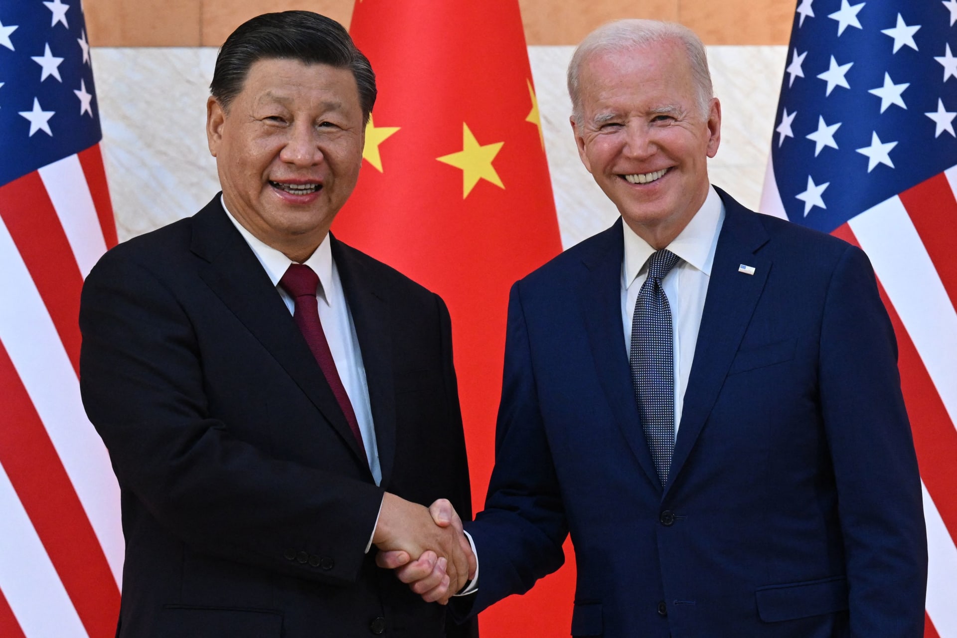 الرئيس الصيني: العالم بحاجة لاستقرار العلاقات التجارية الصينية الأمريكية