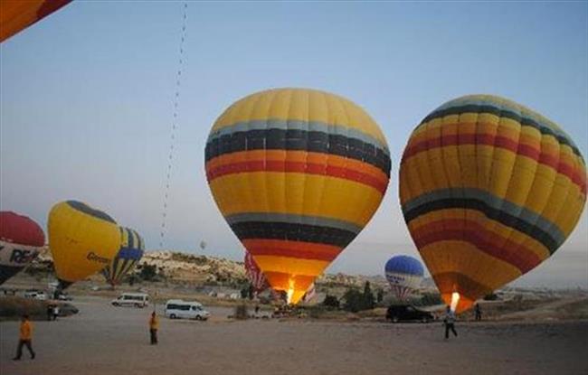 600 سائح في رحلات البالون الطائر بسماء الأقصر