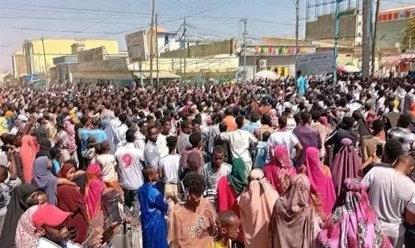 الحكومة الصومالية تؤيد المظاهرات المعارضة للاتفاق البحري بين إثيوبيا وإقليم أرض الصومال