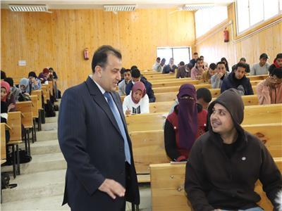 تواصل أعمال الامتحانات بجامعة جنوب الوادي