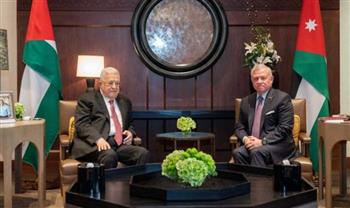   العاهل الأردني يستقبل الرئيس الفلسطيني لدى وصوله للمشاركة في القمة الثلاثية