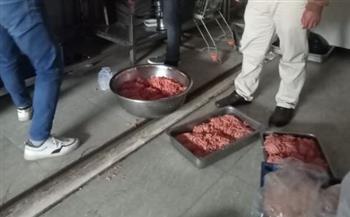 ضبط كمية من اللحوم المجمدة والمفرومة ومياه غازية منتهية الصلاحية بالبحيرة