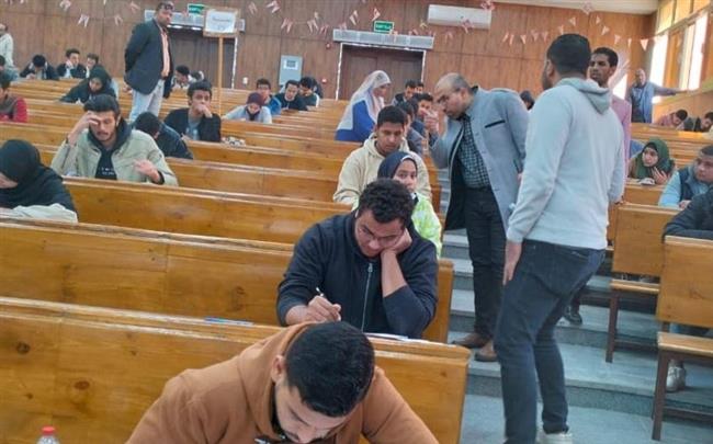  جامعة جنوب الوادي الأهلية تواصل امتحاناتها في برنامج الطب والجراحة