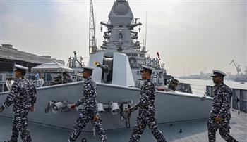   " البحرية الهندية " تنشر سفنا حربية لردع القراصنة في بحر العرب و خليج عدن