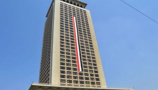 مصر تُعرب عن قلقها إزاء الغارات الجوية على مواقع باليمن وتحذر من توسيع رقعة الصراع