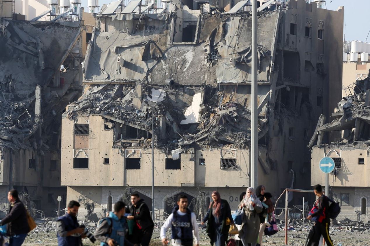 الهلال الأحمر الفلسطيني : جميع المناطق في غزة تتعرض للقصف ولا يوجد مكان آمن
