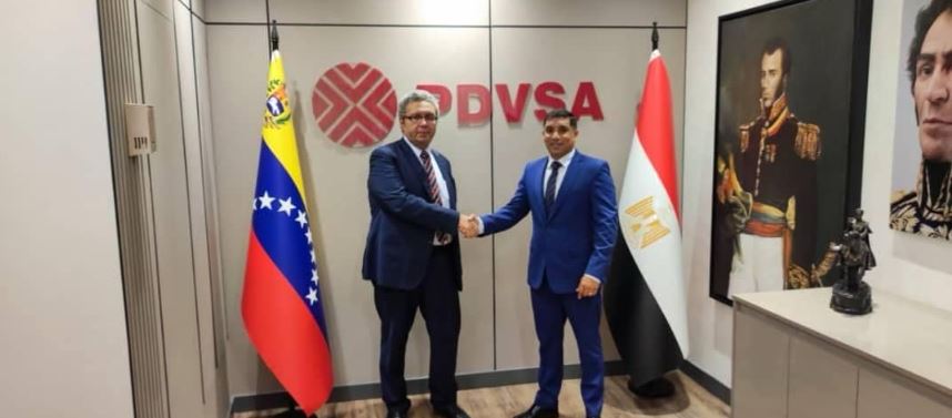 وزير البترول الفنزويلي يشيد بالإمكانيات المصرية المتزايدة في مجال البترول والغاز الطبيعي