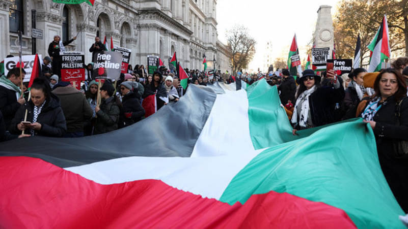 "التضامن مع فلسطين" تنظم مسيرة لوقف إطلاق النار بمناسبة مرور 100 يوم على الحرب