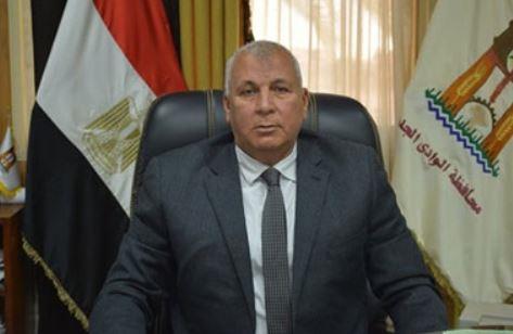 محافظ الوادي الجديد: تسليم 25 مستفيدا أراض للإسكان بالفرافرة