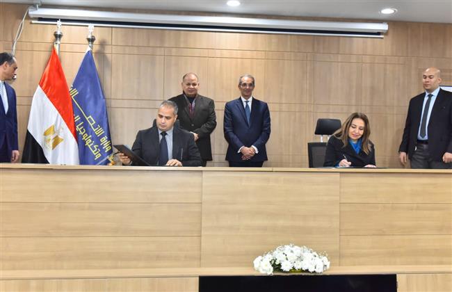 وزير الاتصالات ومحافظ أسيوط يشهدان توقيع مذكرات تفاهم لدعم مشروعات التحول الرقمي