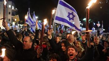   آلاف الإسرائيليين يتظاهرون في تل أبيب للمطالبة باستقالة نتنياهو