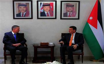   الأردن و بريطانيا يؤكدان ضرورة دعم جهود تحقيق حل الدولتين