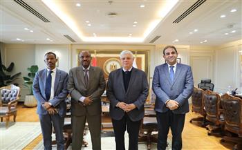   وزير التعليم العالي يستقبل سفير جيبوتي لبحث سبل التعاون الأكاديمي والبحثي