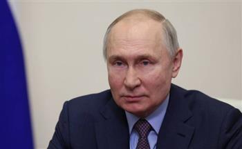   مستشار بوتين السابق: روسيا ترغب في السلام.. ولكن أوكرانيا محتلة من الولايات المتحدة 