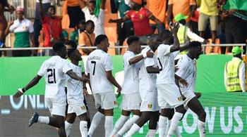   منتخب غينيا بـ10 لاعبين يتعادل مع الكاميرون 1-1 في كأس الأمم الإفريقية