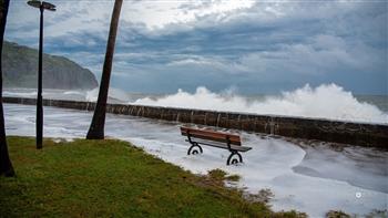   محافظ جزيرة "لاريونيون" الفرنسية: حدة إعصار "بلال" أقل كارثية من المتوقع