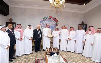   المنظمة العربية للسياحة تمنح الأمير عبدالله بن سعود وسام من الدرجة الأولى