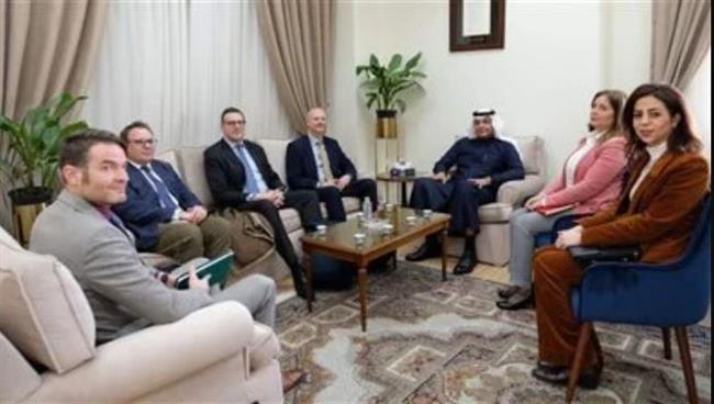 الجامعة العربية تبحث مع وفد من الناتو الحرب على غزة