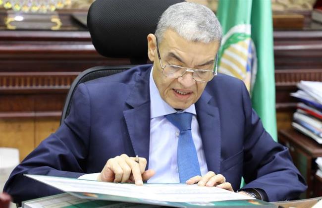 محافظ المنيا يوجه بتوزيع درجات أسئلة الهندسة استجابة لشكاوى الطلاب