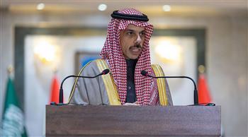   وزيرا خارجية السعودية و العراق يبحثان في دافوس تعزيز التعاون والمستجدات الإقليمية والدولية
