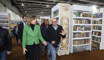 وزيرة الثقافة تتفقد تجهيزات معرض القاهرة الدولي للكتاب