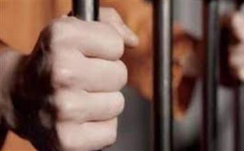 زور كارنيهات وانتحل صفة مسئول للنصب على المواطنين بالفيوم