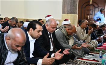 بتكلفة تزيد على مليون جنيه.. محافظ قنا يفتتح المسجد العتيق بـ نجع حمادي