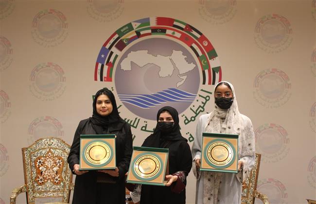 المنظمة العربية للسياحة تكرم طالبات جامعة الملك عبدالعزيز