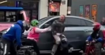   عصابة تهاجم ممثلا أمريكيا بشوارع هوليود نهارا
