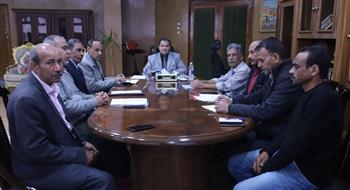 رئيس جامعة جنوب الوادي يناقش مشروع موازنة العام المالي الجديد