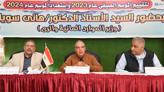 "سويلم" يوجه بإجراء دراسة متكاملة لمنظومة الري بأسوان ودراسة تصرفات المحطات العائمة