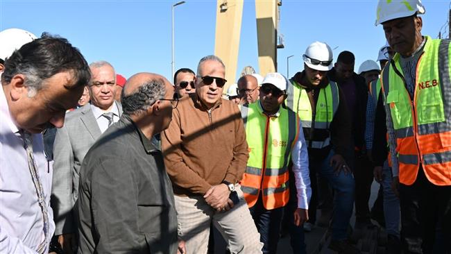 وزير الري يتفقد مشروع تحديث أنظمة وأجهزة التشغيل والتحكم لمفيض قناطر إسنا الجديدة